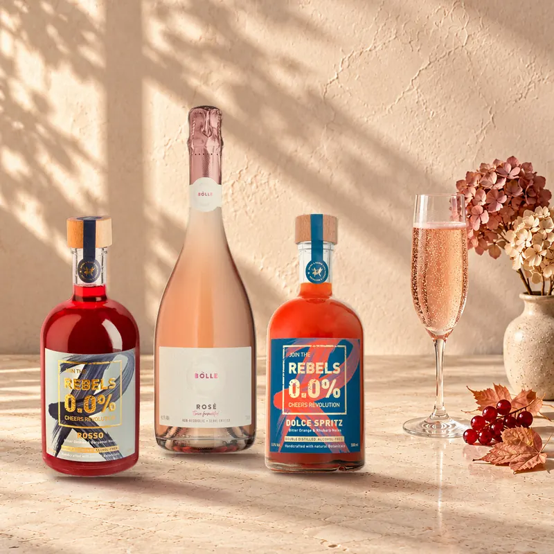 BOLLE Sparkling Rosé, REBELS 0.0% Rosso og REBELS 0.0% Dolce Spritz á ljósum steini